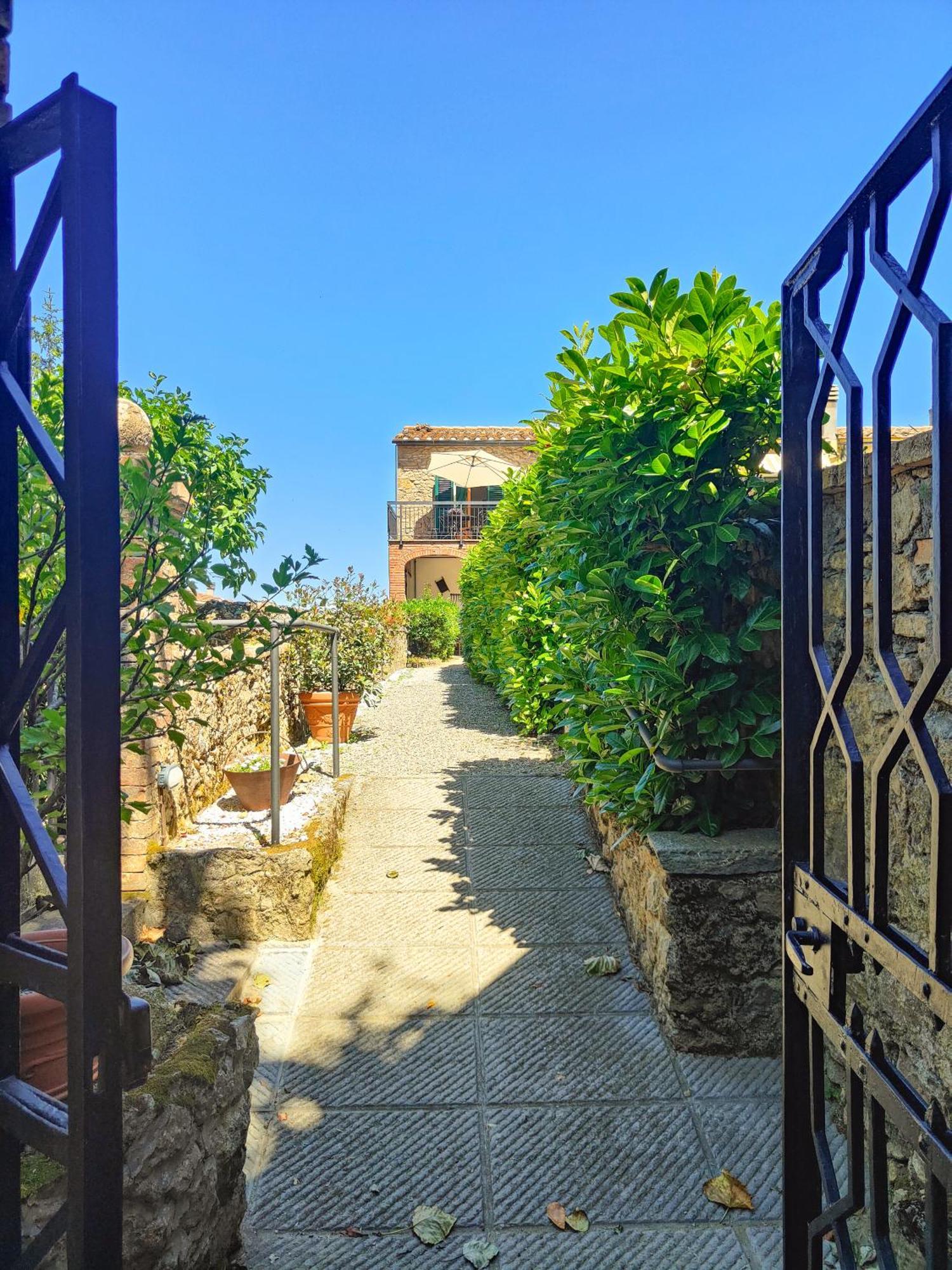 Ferienwohnung La Domus Di Marta Volterra Exterior foto